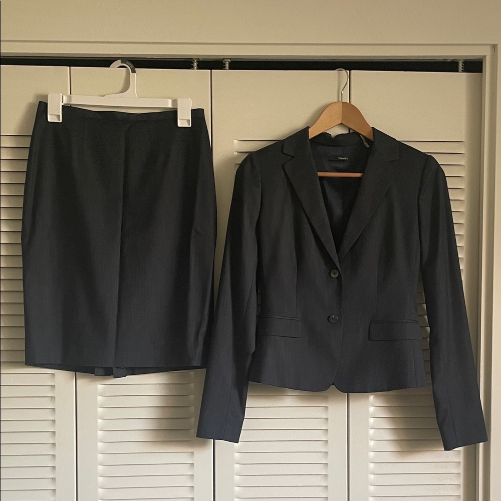 Tahari Navy Blue Women's Skirt & Jacket Suit Set